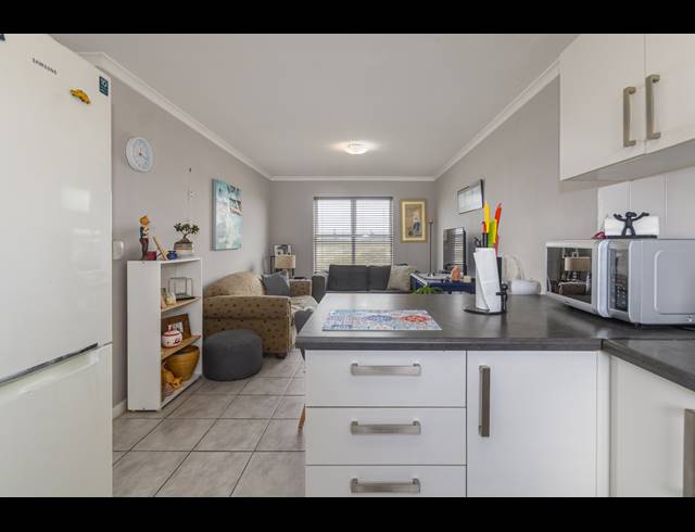 2 BEDROOM APARTMENT SOLD IN MELKBOSSTRAND CENTRAL